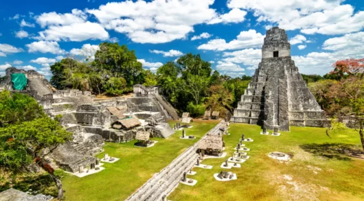 Antik Maya//Tikal'deki eski bir rezervuar yüzyıllar boyunca 80.000 kişinin ihtiyacını karşılıyordu.
